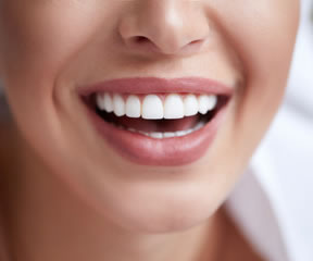審美歯科と歯科矯正の違い